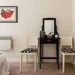 Azzurro Central Apartment 4 Stars
