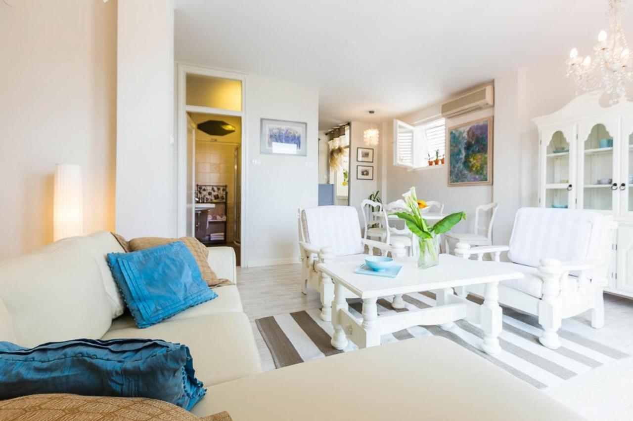 Azzurro 4 Stars Apartment